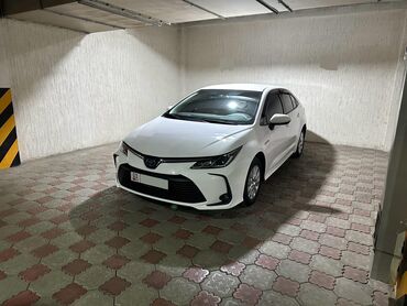 полицейский машина: Toyota Corolla: 2021 г., 1.8 л, Автомат, Гибрид, Седан