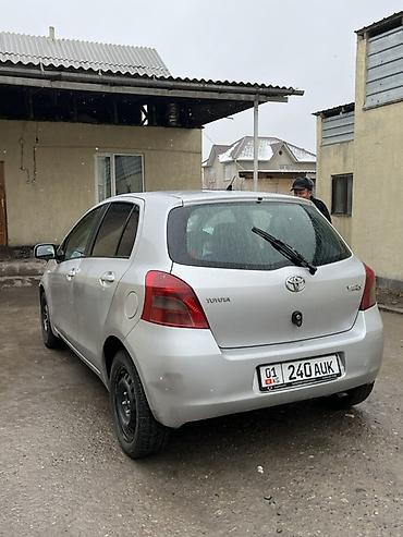 Toyota: Toyota Yaris: 2007 г., 1.3 л, Робот, Бензин, Хэтчбэк — 4