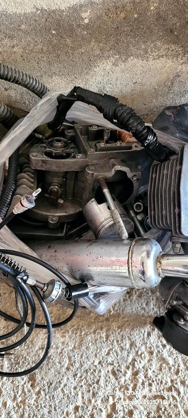 ətçəkən maşın hissələri: Bu motosiklet mühərrik hissələri dəsti, mühərrikin əsas
