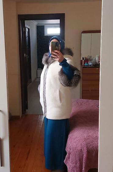 oversize kurtka: Qadın qısa üst geyimi – kapüşonlu şinşilla effektli tük detallı - — 6
