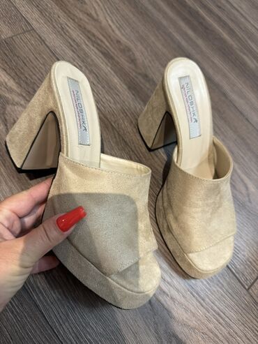 женские сандали adidas adilette: Ölçü: 35, rəng - Bej, Yeni