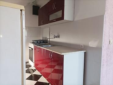 Dugoročni najam stanova: Namešten stan u kući, 50m2, na prvom spratu, zaseban ulaz Dvosoban — 3