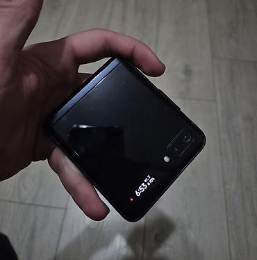 Samsung: Samsung Z Flip, Б/у, 256 ГБ, цвет - Черный, 1 SIM, eSIM — 1