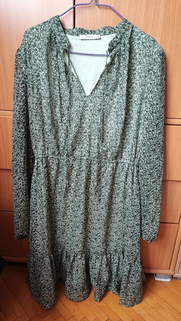 reserved crna haljina: Reserved L (EU 40), bоја - Multicolored color, Oversize, Dugih rukava
