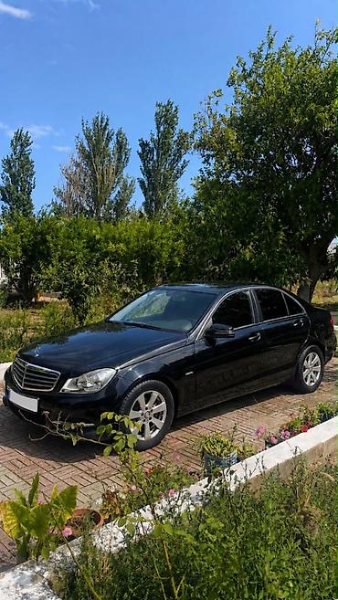 elentra 2012: Mercedes-Benz C-Class: 1.8 l | 2012 il Sedan — 2