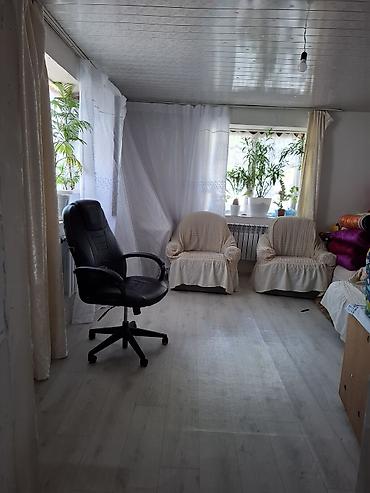 Продажа коттеджей и домов: Продаётся дом с участком в селе Новониколаевка. Описание участка: - — 9