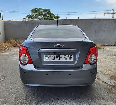 chevralet aveo: Chevrolet Aveo sedan - Korpus: 4 qapılı sedan, boz (metallic) rəng - — 4
