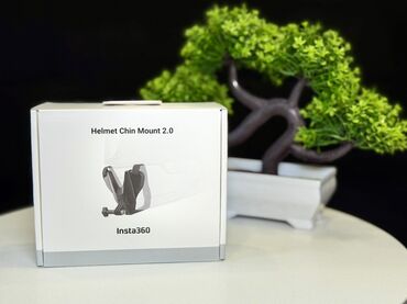 Digər foto və video aksesuarları: Insta360 Helmet Chin Mount 2.0 qutusunda təqdim olunur. Bu, kaska üçün