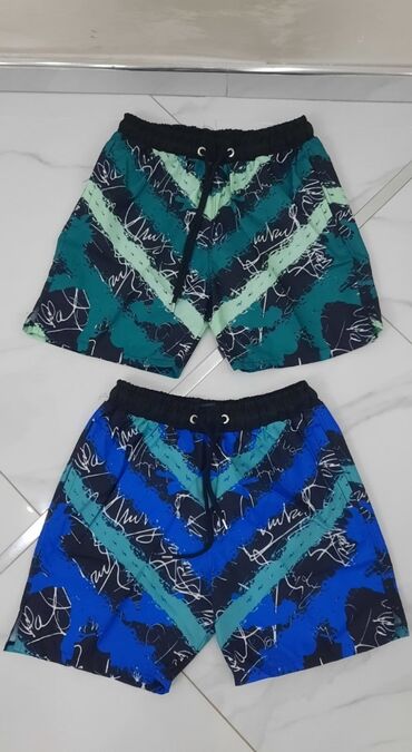 Bermude i šorcevi: Sorcevi samo 1400din
Ko hoće na više serja neka pita — 10