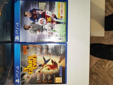 PS4 (Sony Playstation 4): Sony PlayStation 4 Slim modeli qara rəngdədir.1 Tb Əla vəziyyətdədir — 9