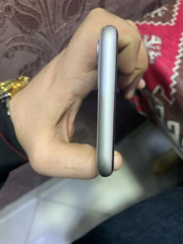 Apple iPhone: IPhone 11, 128 GB, Ağ, Face ID — 6