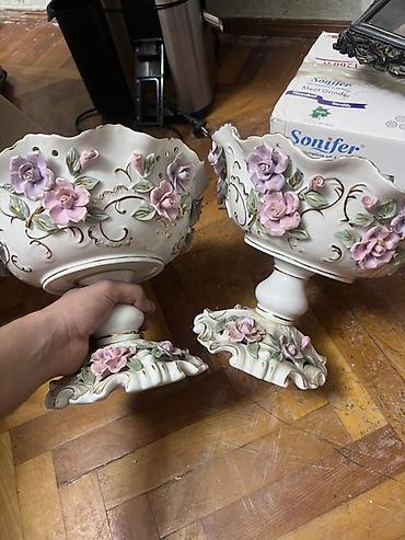 Porselen dekorativ qablar – 2 ədəd (pedestal kasalar) - Material lalafo.az -da Porselen dekorativ qablar – 2 ədəd (pedestal kasalar) - Material