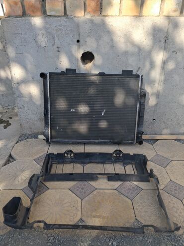 авто бу: Продаю оригинал радиатор охлаждения двигателя + пластиковая передняя at lalafo.kg авто бу: Продаю оригинал радиатор охлаждения двигателя + пластиковая передняя