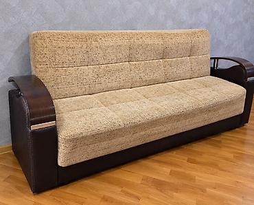 islenmis divan: Qonaq otağı üçün mebel dəsti. Şəxsi istifadədə olub, möhkəm və işlək — 2