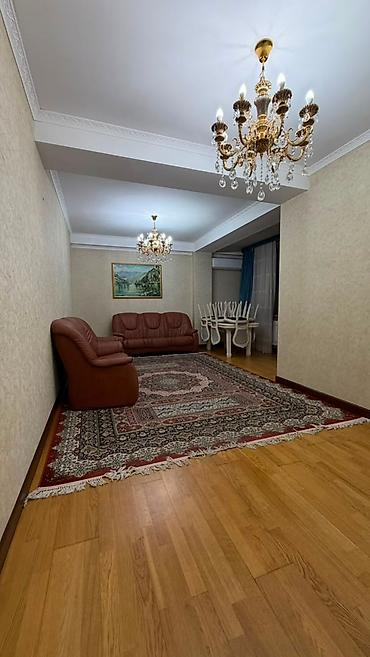 mega hous: Продается полноценная 4-комнатная квартира в самом центре Бишкека 📍 — 4