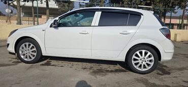 Opel: Opel Astra H hatchback - Kuzov: 5 qapılı hatchback, ağ rəng - — 5