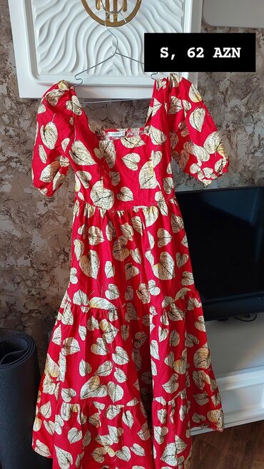 Kardiqanlar, jaketlər: Qadın geyimləri kolleksiyası 1) Ağ-qara bluz - Ölçü: S - Qiymət: 18 — 5