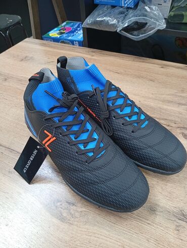 bigser sport bishkek: Сороконожки для футбола Размер: 34-44 Наши адреса: 📍Ахунбаева