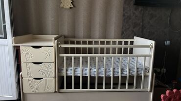детскую деревянную кроватку: Манеж, Для девочки, Для мальчика, Б/у