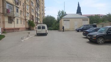 Əməkdaş axtarışı (vakansiyalar): Sürücü-kuryer tələb olunur, 6 ildən artıq təcrübə
