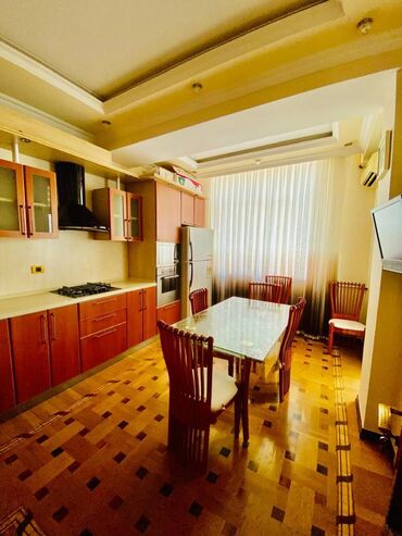 Uzunmüddətli kirayə mənzillər: Nərimanov metrosu yaxınlığında,18 mərtəbənin,15-ci mərtəbəsində,3 otaq — 5