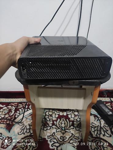 xbox 360 lt 30 бу: Игровая консоль Xbox 360 (версия Slim/E) в черном корпусе. - Подходит — 7