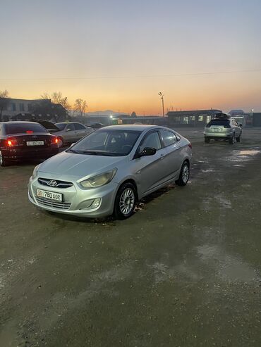 продаю камаз с прицепом: Hyundai Solaris: 2011 г., 1.4 л, Механика, Бензин, Седан