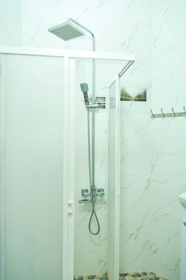 Посуточная аренда комнат: 450 м², С мебелью — 10