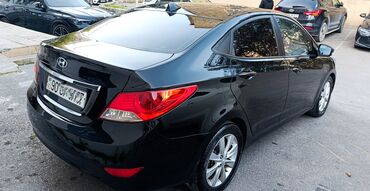 Hyundai: Hyundai Accent: 1.6 l | 2011 il Sedan — 1