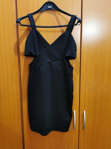 paket maica na bretele: Crna haljina na bretele sa postavom, odgovara M veličini