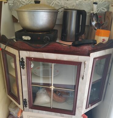 тумба для посуды в гостиную: Тумба Для кухни, С зеркалом, Б/у