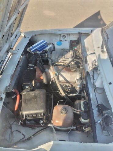 VAZ (LADA): Avtomobil: Sovet istehsalı VAZ klassik sedan (4 qapılı) Xüsusiyyətlər — 2