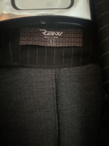 Демисезонные куртки: Необычная 💣 Размер S-m На выход 1-2 раза Заберайте очень классная и — 10