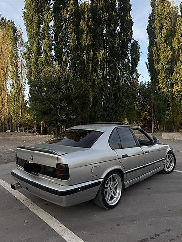 боз белер: BMW 5 series: 1990 г., 2.5 л, Кол менен иштөөчү, Седан — 5