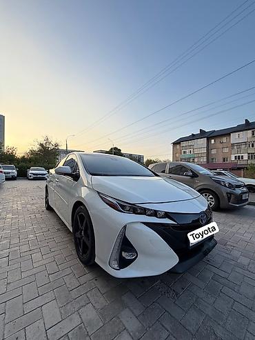 фонары: Toyota Prius: 2018 г., Гибрид, Хэтчбэк — 1