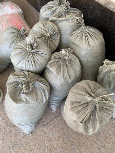 оптом яблоко: Продам чернозем,6 мешков, мешок 200 сом! В наличии в Арча-Бешике!!