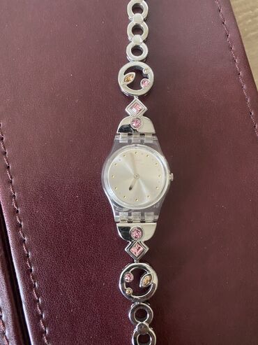 qadın saatlar: İşlənmiş, Qol saatı, Swatch, rəng - Gümüşü
