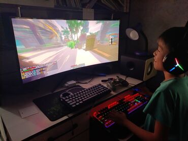 маленькая клавиатура: Компьютер, ядер - 6, ОЗУ 16 ГБ, Игровой, Б/у, Intel Core i5, NVIDIA GeForce RTX 3060, HDD + SSD