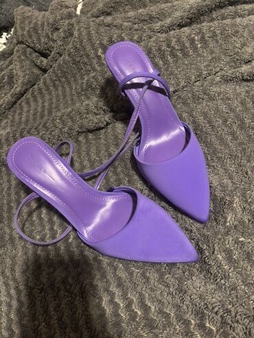 deichmann sandále na stiklu: Pumps, Bershka, 36 at lalafo.rs deichmann sandále na stiklu: Pumps, Bershka, 36