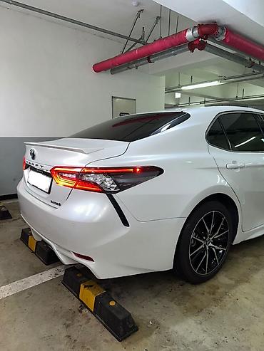 camry 55 exclusive: Toyota Camry: 2022 г., 2.5 л, Гибрид, Седан — 5
