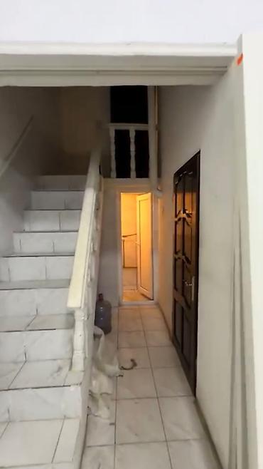 8 mkr: Sumqayit şeheri, 5-ci mkr, N.Nerimanov küçəsi Yol kənarında, hərəkətli — 7