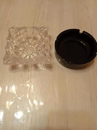 Konfet qabları: Hamısı bir yerdə 20 AZN 2 ədəd Xrustal konfet qabı, 1 ədəd Xrustal — 5