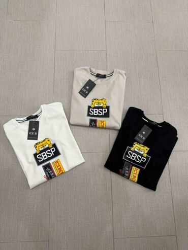 Majice: Majica s - 2xl 2500
Sorc 2450
Komplet maj + sorc 4000 — 19