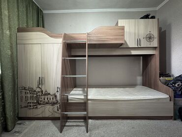 шкаф школьный: Двухъярусная детская кровать, Б/у, МДФ, цвет - Бежевый