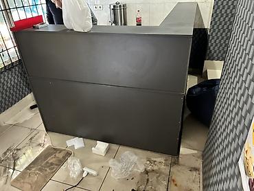 künc rəf: Mağaza/kafe üçün L formalı resepsiyon/ kassir masası - Material — 2