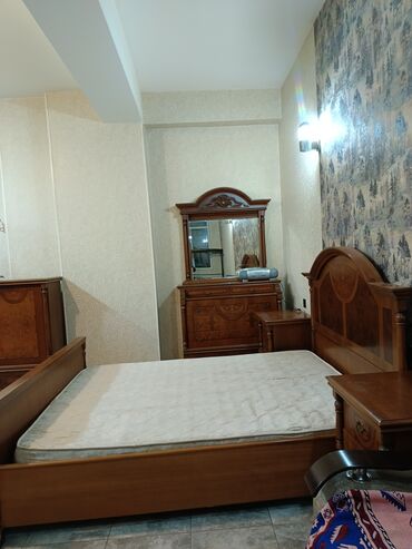 Uzunmüddətli kirayə mənzillər: Uzunmüddətli kirayə mənzil – tam mebellə - Geniş və işıqlı otaq — 3