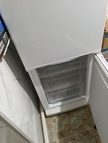 камер: Продается холодильник Indesit, двухкамерный, белый. Особенности: - — 4