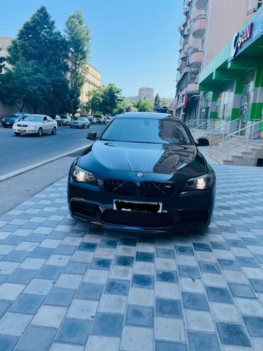 bmw x1 xdrive18d at: BMW 5 Series (F10) – M-Paket görünüşlü sedan - Kuzov: qara rəng, F10