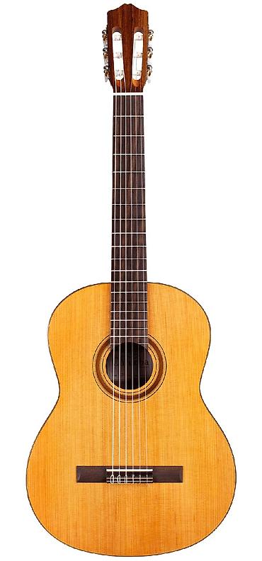 kitar: Cordoba klassik gitara
model:c3m
canta hediyye — 1