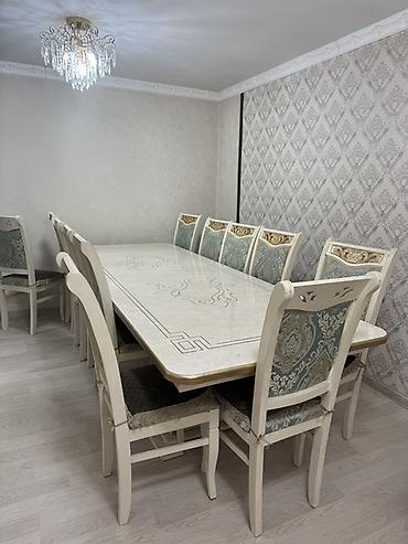 Стол и стул для зала, Б/у, Самовывоз, цвет - Бежевый